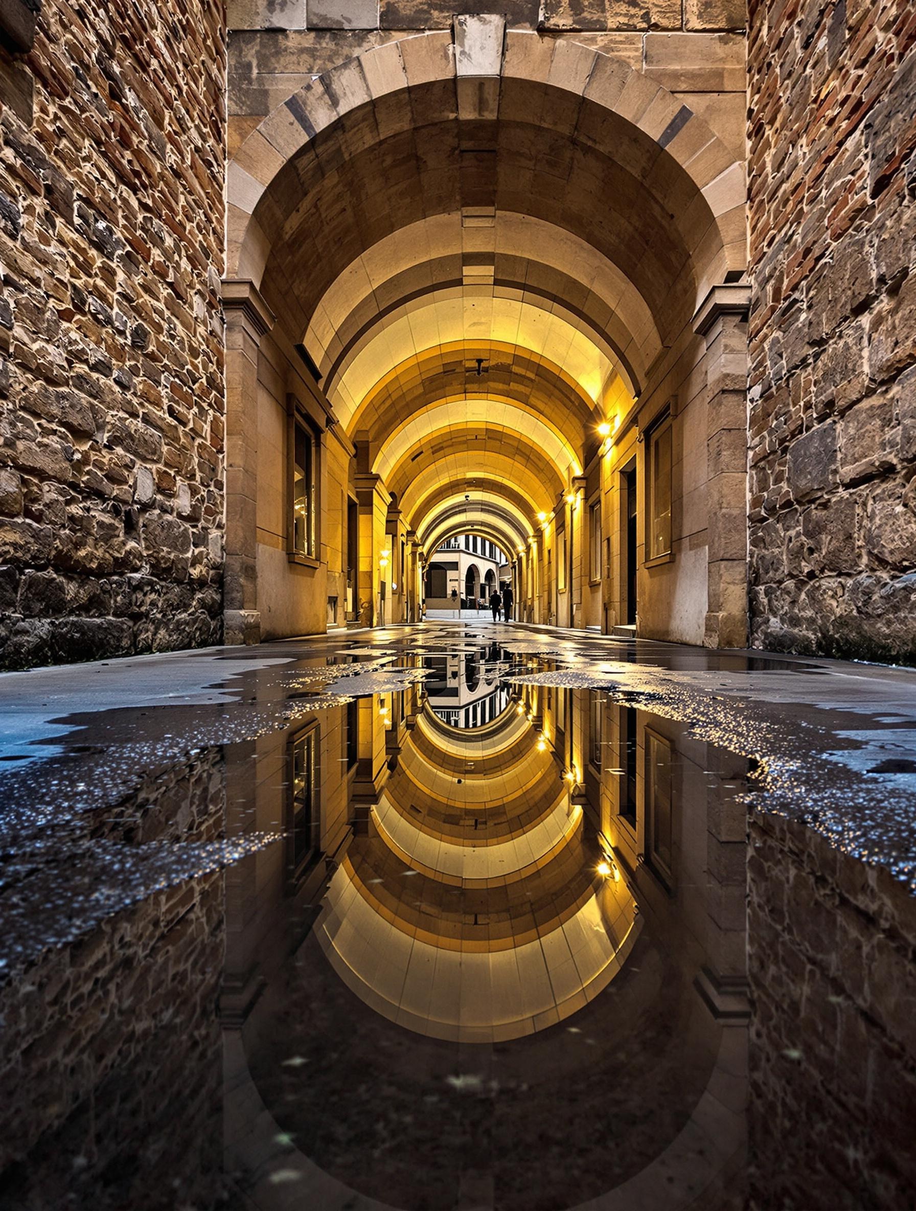Reflet pop-tech dans la Cour des Trois Passages à Lyon